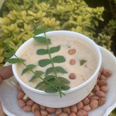 A picture of Sing ni kadhi (peanut soup).