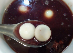 紫米湯圓甜湯（甜湯料理） 的食譜成品照片