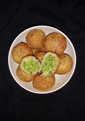 स्टफ्ड मटर पेटिस (Stuffed Matar Partice recipe in hindi) रेसिपी मुख्य फोटो