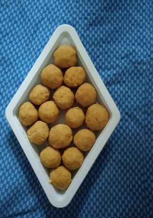 મગસ (Magas Recipe In Gujarati) રેસીપી મુખ્ય ફોટો