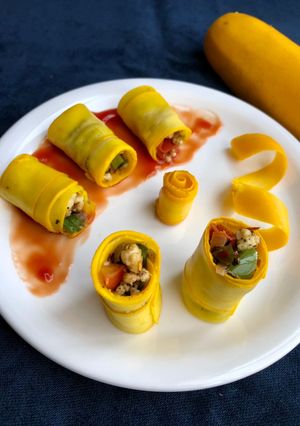 ઝુકિની પનીર રોલ (Zucchini Paneer Roll Recipe In Gujarati) રેસીપી મુખ્ય ફોટો