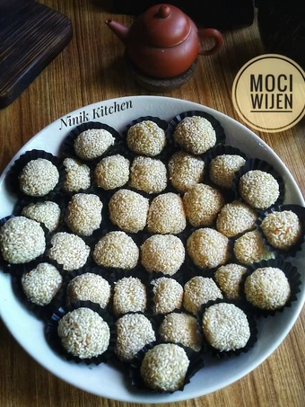 Cara Sederhana Menyiapkan Resep  Mochi Wijen Isi Kacang Devina Hermawan yang Bikin Ngiler, Enak