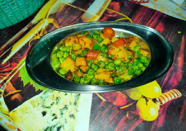 Recipe of Favorite Gazar matar aloo