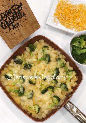 A picture of Cheesy Potato Broccoli.
