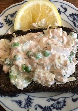 A picture of California Farm Tuna Apple Cucumber Salad.