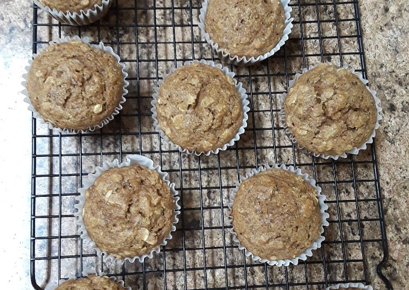 Applesauce Muffins