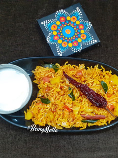 A picture of Khari Bhaat.