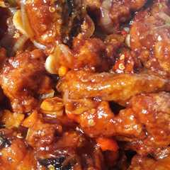 A picture of Ayam goreng saus madu.