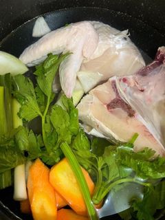 Foto resep Kaldu Ayam kampung (MPASI) menggunakan slow cooker