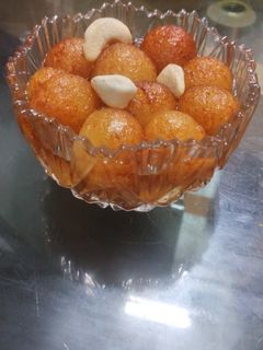 ગુલાબ જાંબુ(Gulab jambu recipe in Gujarati) રેસીપી મુખ્ય ફોટો