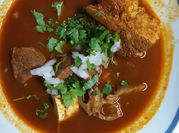 Una foto de cómo hacer birria mexicana