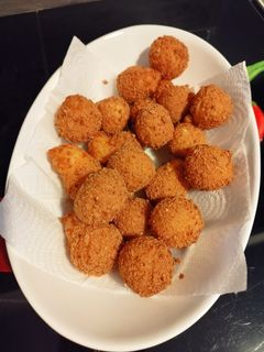 Sajtgolyó gluténmentesen recept fotója