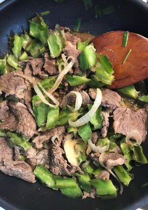 Hình của món Bò xào đậu rồng.