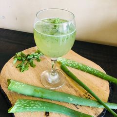 A picture of Aloe Vera mint juice.
