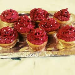 A picture of Vanilla Cupcakes.