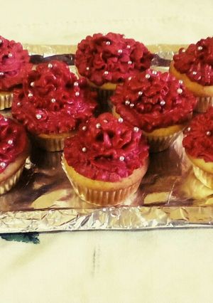 A picture of Vanilla Cupcakes.