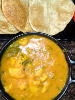 भंडारे वाली आलू की सब्जी(Bhandare wali aloo ki sabzi recipe in Hindi) रेसिपी मुख्य फोटो