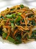 Vegetable Stir-Fried Noodles (蔬菜炒面)