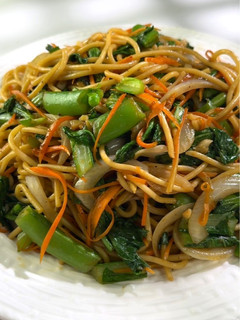 A picture of Vegetable Stir-Fried Noodles (蔬菜炒面).