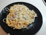 Spaghetti cremoso con setas (rápido y fácil)