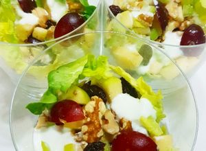 Foto principal de Ensalada fresca con frutos secos