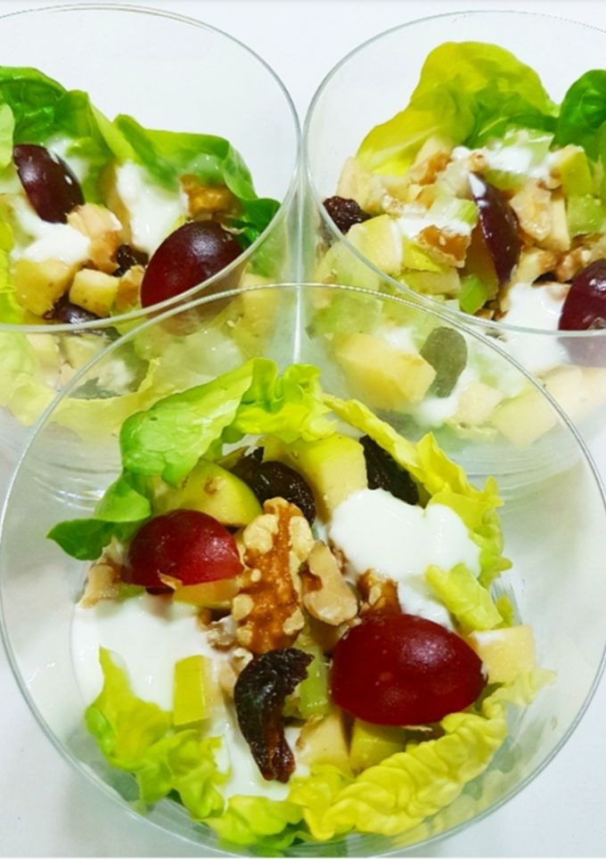 Una foto de Ensalada fresca con frutos secos