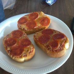 A picture of Mini Pepperoni Pizzas.