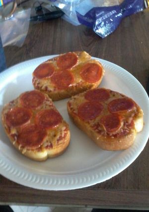 A picture of Mini Pepperoni Pizzas.