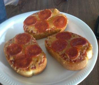 How To Make Recipe Mini Pepperoni Pizzas Practical Delicious