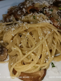 Una foto de Risotto de spaghettini y setas