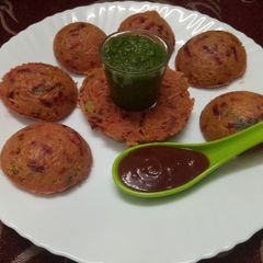 Mix Veg Oats Idli (in microwave) A picture of Mix Veg Oats Idli (in microwave).