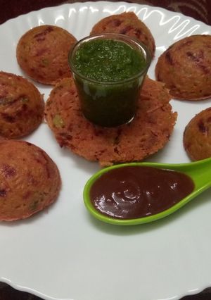 A picture of Mix Veg Oats Idli (in microwave).