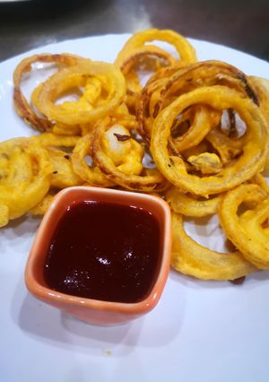 A picture of Onion rings pakora.