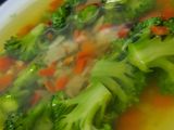 Sopa juliana con brócoli