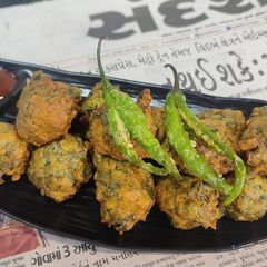 A picture of Methi Na Gotaમેથી ના ગોટા मेथी ना गोटा.