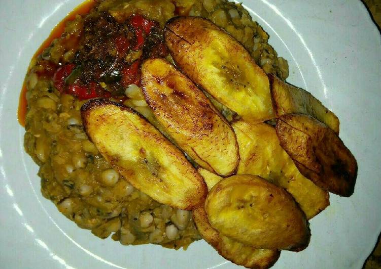 Beans and fried plantain