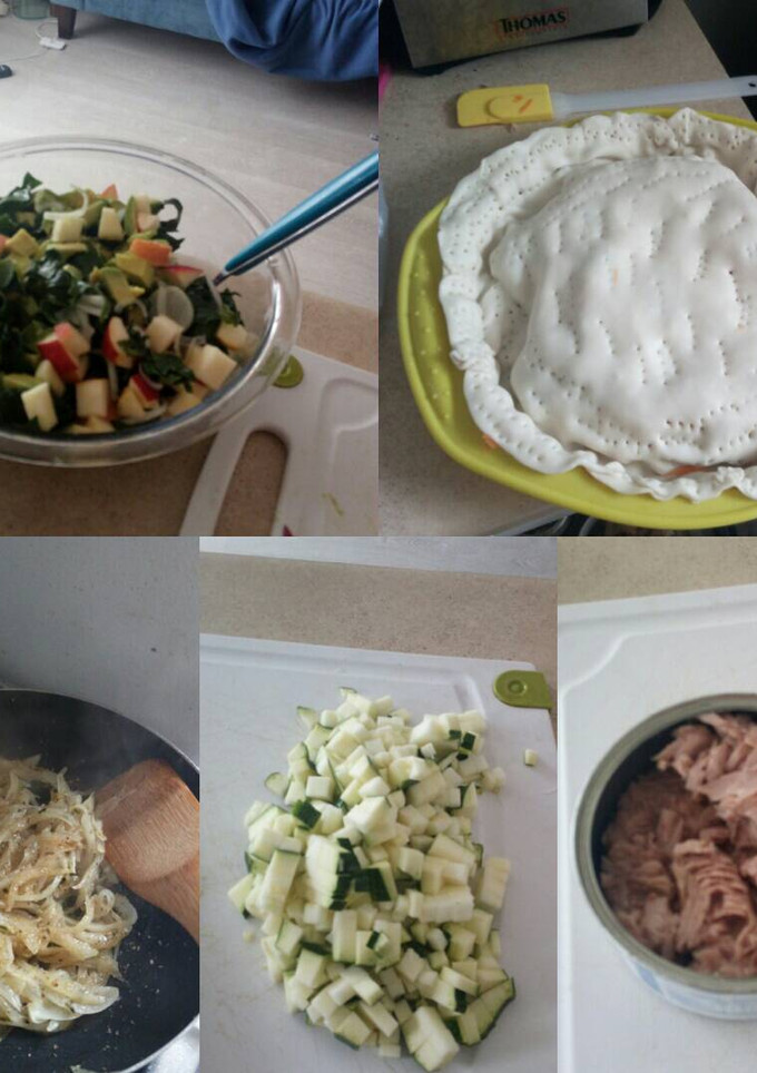 Una foto de Pascualina de atún y verduras con ensalada