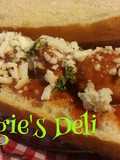 Bocadillo de albondigas en salsa boloñesa