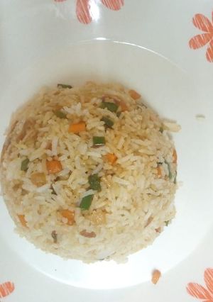 A picture of Stir fry vegetable rice.