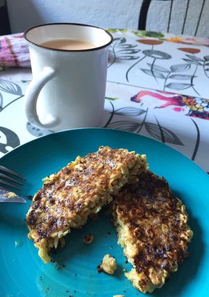 Una foto de Panqueques de avena y manzana 🍏