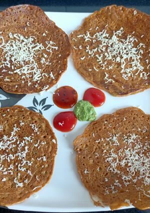 A picture of Cheesy Bajra Pancakes.