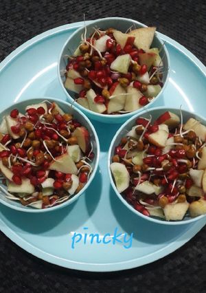 A picture of Healthy & nutritious sprout fruit chaat.