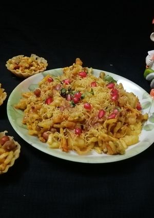 ચટપટી ભેળ (Chatpati Bhel Recipe In Gujarati) રેસીપી મુખ્ય ફોટો