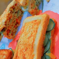 Sandwich 🥪 A picture of Sandwich 🥪.