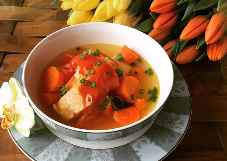 Sop Salmon Asam Pedas