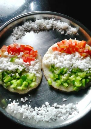 A picture of Mini tricolour suji uttappm.