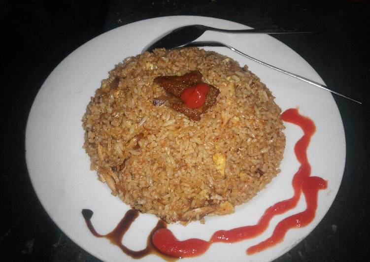  Resep  Nasi  goreng  pedas  gurih  oleh Luluk Nur Khasanah 