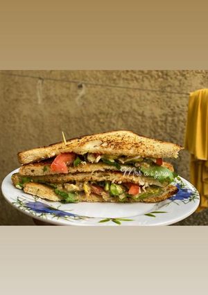 A picture of Avocado sandwich.
