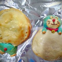A picture of Dorayaki pizza puff.