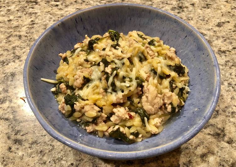 How to Cook Tasty Creamy Orzo with turkey and spinach